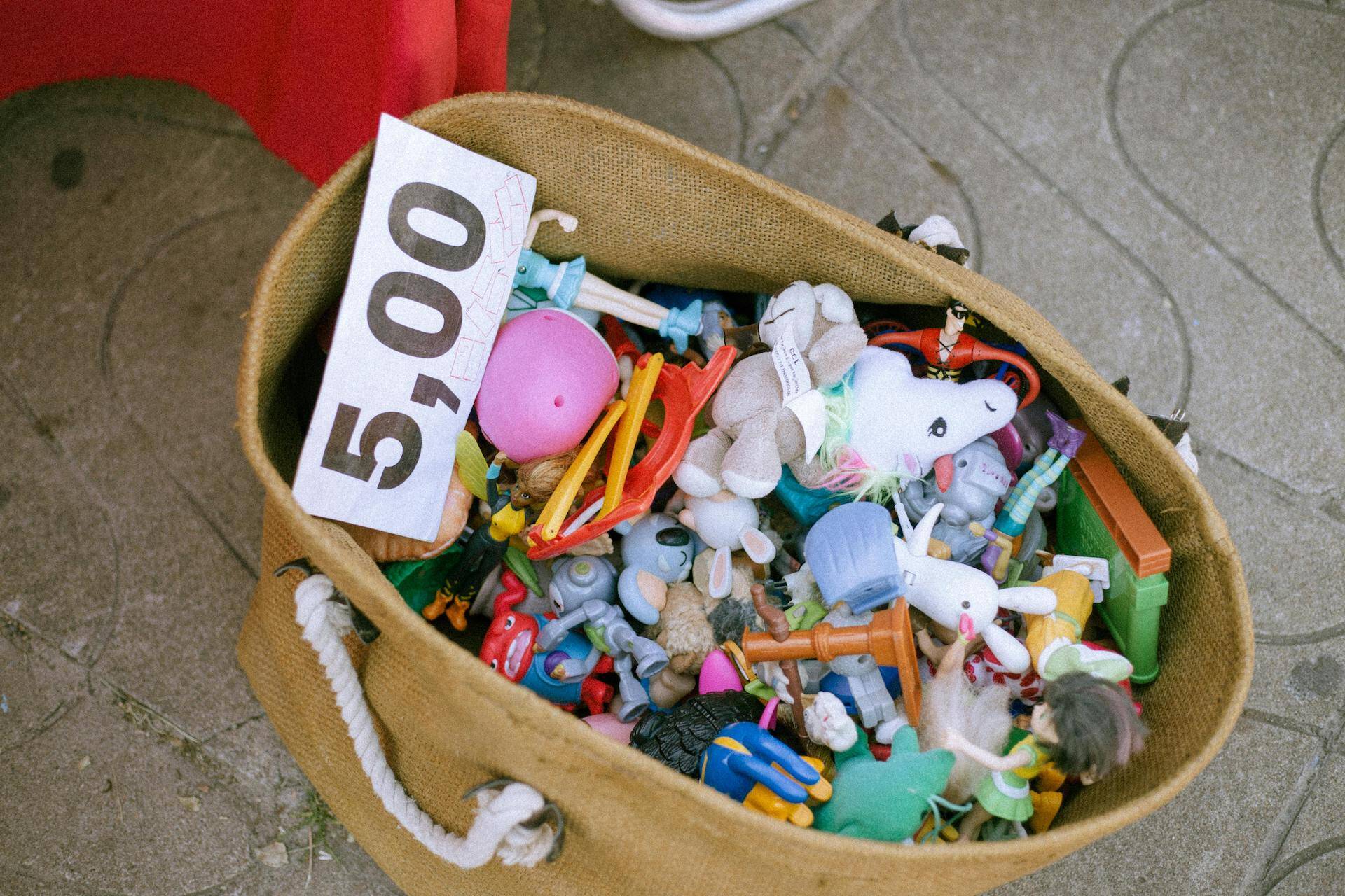 The Resale and Recommerce Revolution: How Second-Hand Marketplaces Are Disrupting Retail