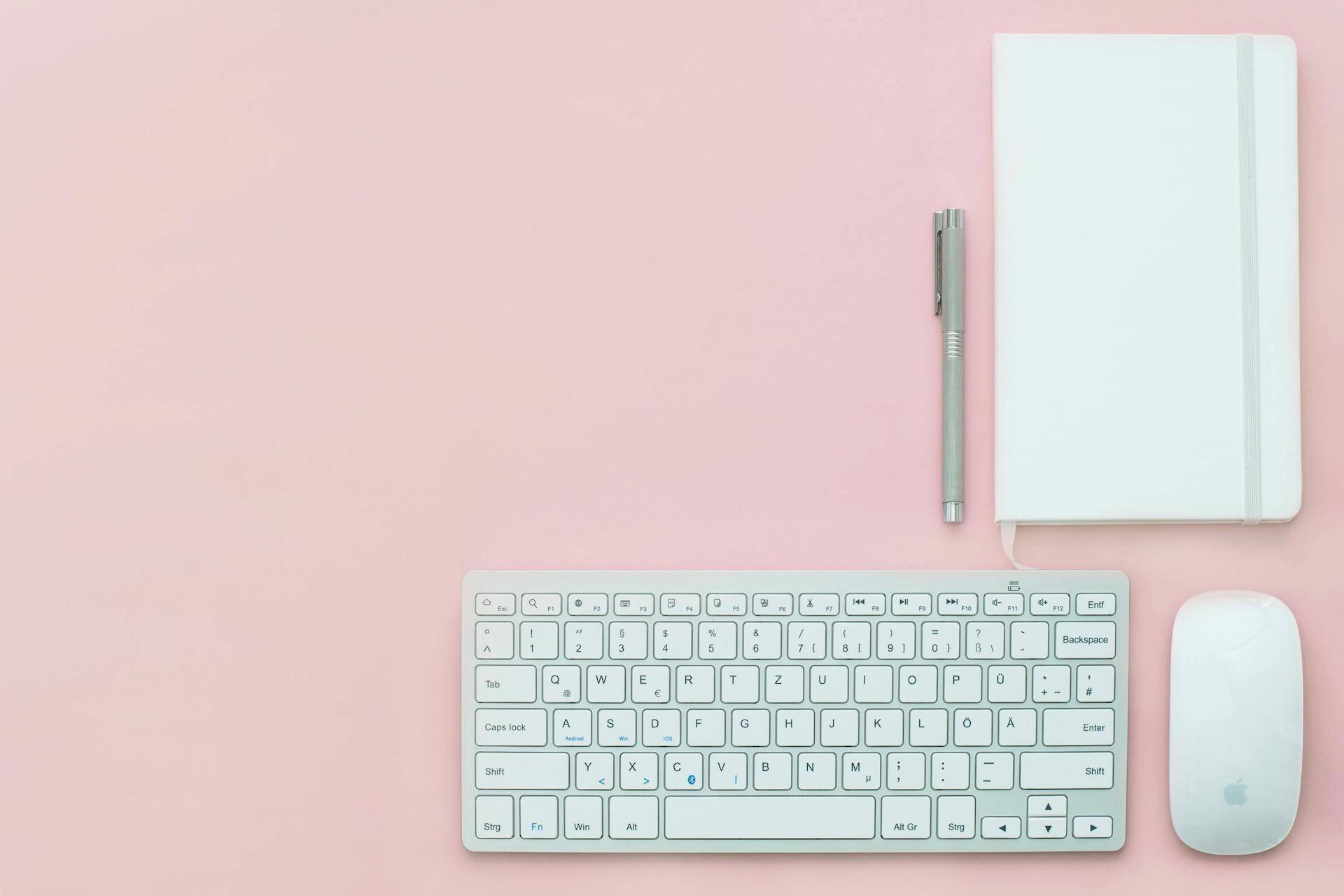 AI-Generated Content in eCommerce: Automated Product Descriptions & Ads